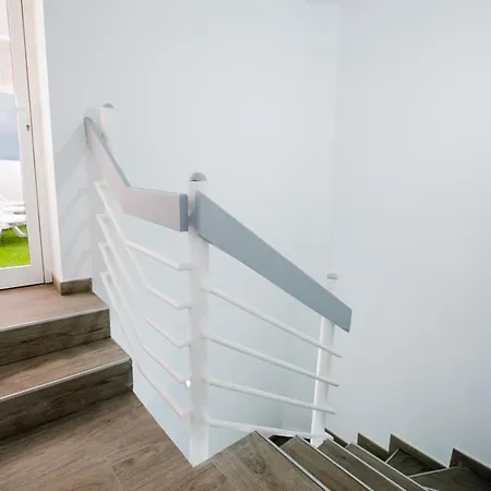 Elite: Your Private Haven Of Prestige Vakantiehuis